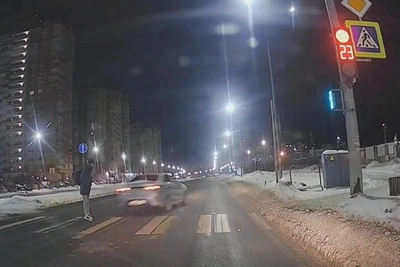 В Челябинске пьяный угонщик Kia едва не сбил пешехода