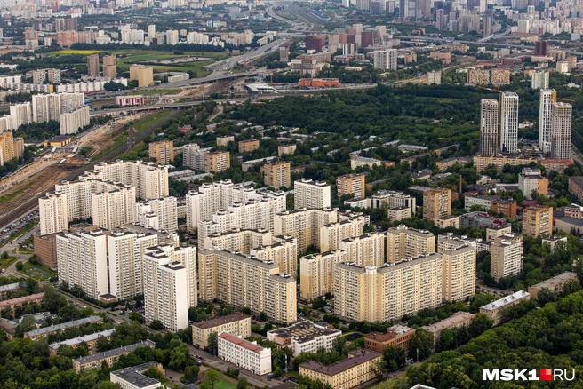 Снизу всё выглядит как-то по-другому | Источник: Артем Устюжанин / MSK1.RU