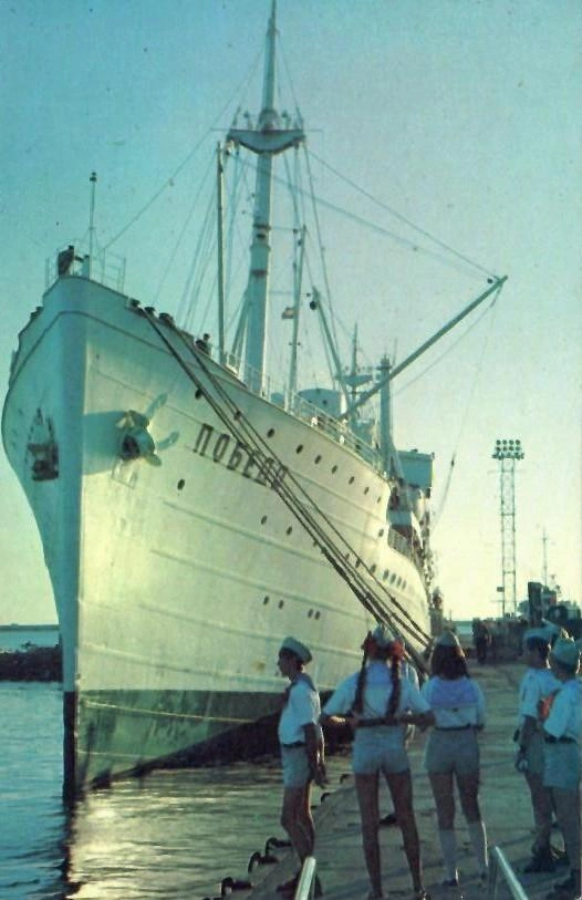 Экскурсия в Туапсинском порту | Источник: Издательство «Планета», фото В. Бордовского и В. Шустова