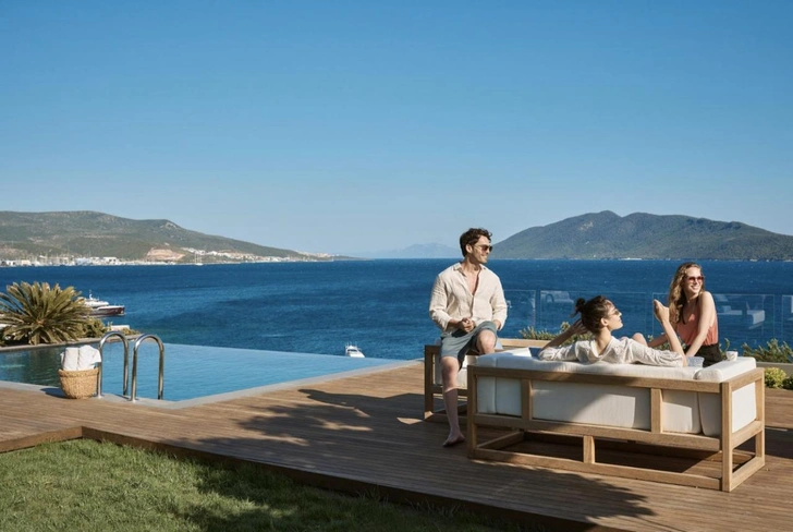 В METT Hotel & Beach Resort Bodrum нужно обязательно просить номер с видом на Эгейское море, просыпаться с таким видом -это мечта!