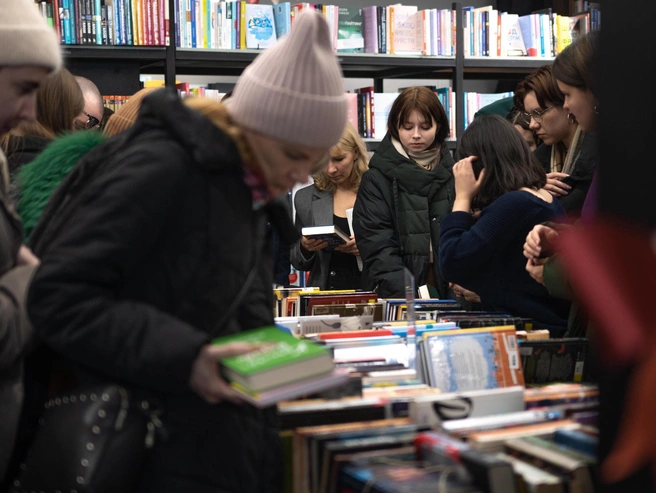 В книгах Дарьи Донцовой мы нередко узнаём себя | Источник: Елена Буйвол / VLADIVOSTOK1.RU