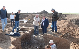 Под Азовом нашли «влюбленные» скелеты