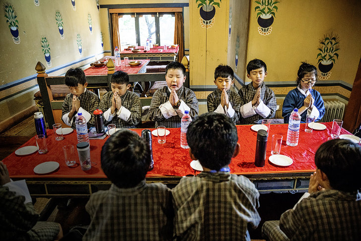 Бутан от заката до рассвета: как веселится золотая молодежь горного королевства