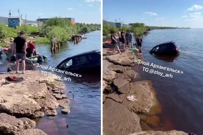 На переправе в Архангельске машина упала в воду