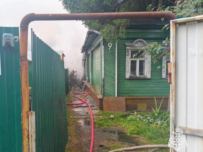 Пламя вспыхнуло в частном доме | Источник: МЧС Ярославской области / Мах.ru