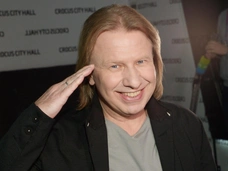 Отец MIA BOYKA наехал на Дробыша: «Чувак сам петь не умеет, а так говорит! Значит, он плафон из «ОБИ»