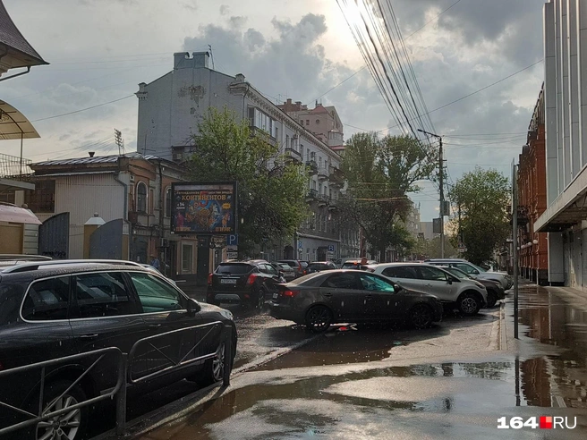 В июне Саратов традиционно заливает водой | Источник: Антон Васильченко / 164.RU