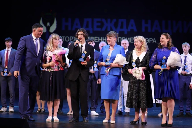 Александр на торжественной церемонии награждения лучших выпускников | Источник: «Город Иркутск» / Telegram