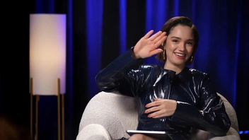 Евгения попросила Александра не раздеваться