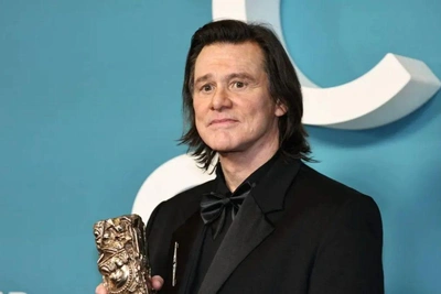 Пластический хирург объяснил изменения лица Джима Керри