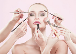 4 способа, как грамотно расставить акценты в макияже