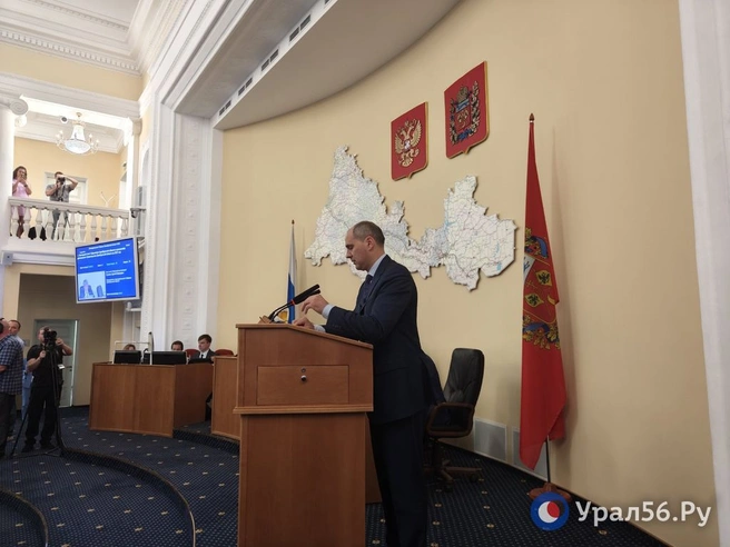 Паслер у микрофона | Источник: Урал.56
