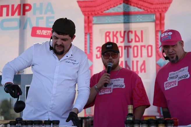 А на сцене весь день готовили шефы Ярославля | Источник: Александр Куренной / 76.RU