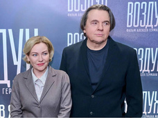 Собчак после скандала с голой вечеринкой, Безруков с женой, а Эрнст — с Любимовой: премьера фильма «Воздух»