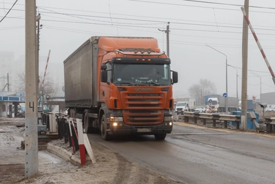 Движение грузового транспорта ограничили в Волгограде