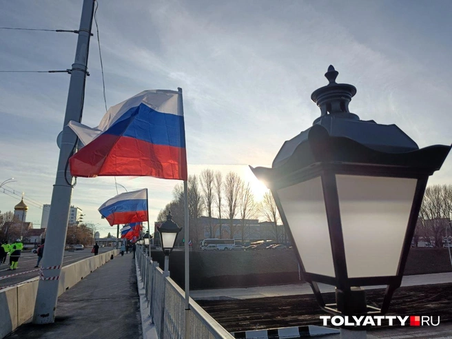 Фонари новенькие с белым «дневным» светом&nbsp;— вечером на мосту идти светло и не страшно | Источник: Юлия Дроглева