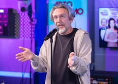 «Выложил клип за два часа до смерти Армани»: Шнуров рассказал о мистическом совпадении в эфире «Авторадио»