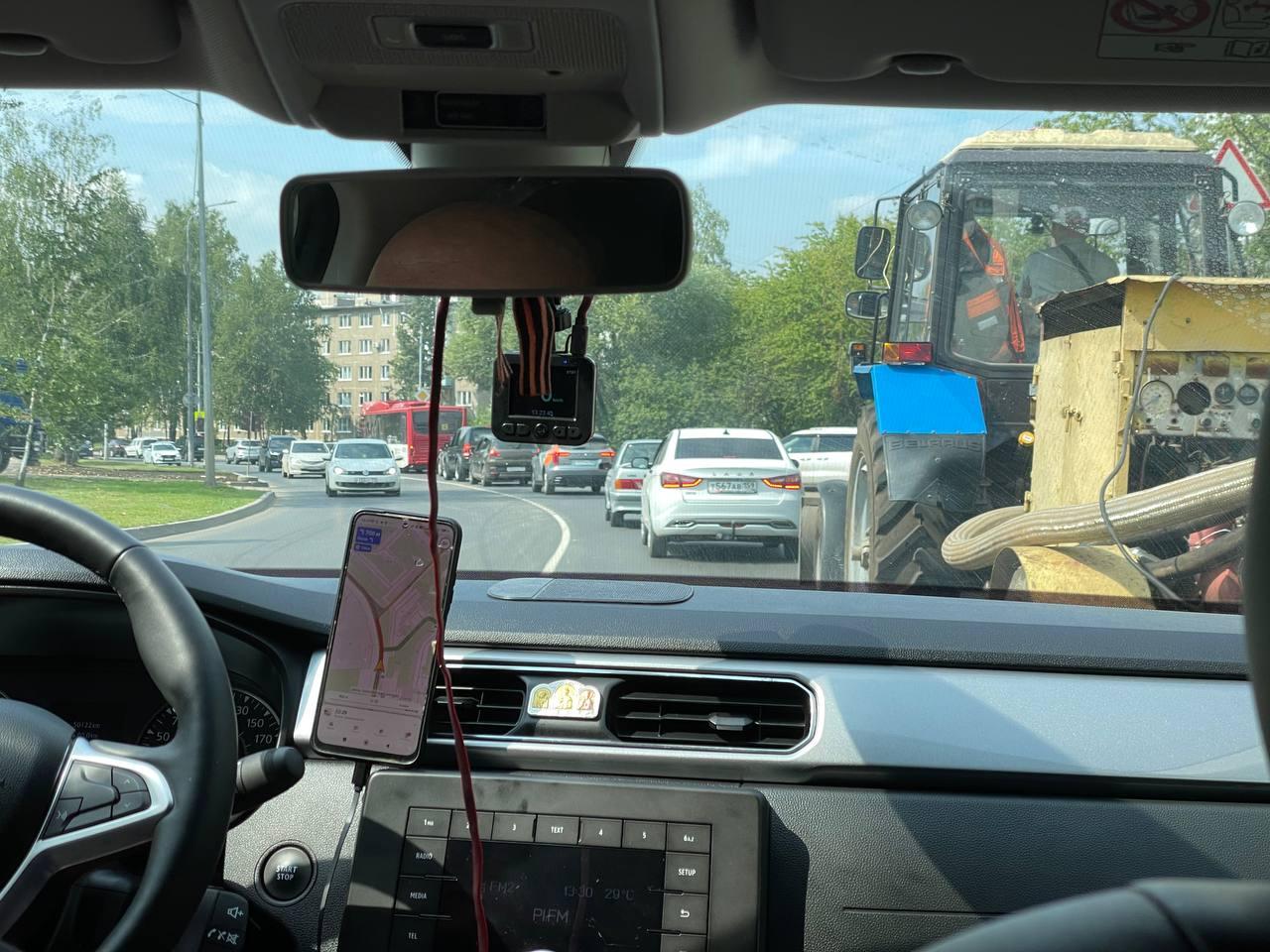 Дороги у Пермского зоопарка сковали пробки — все рванули в новый зверинец
