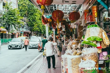 О том, что ты в Чайна-тауне, тебе напоминает примерно всё | Источник: Алина Ринчино / «ИрСити»