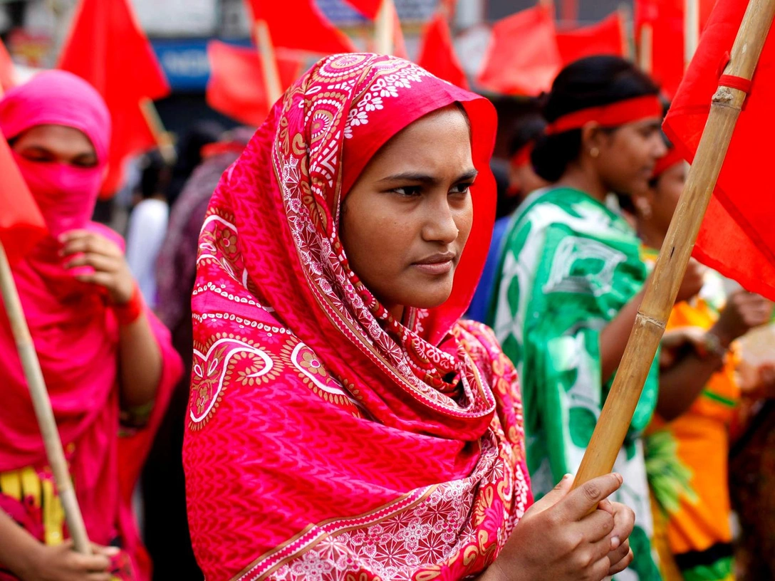 Тотальная жестокость: 3 факта о женщинах в Бангладеш, которые поражают своей беспощадностью | marieclaire.ru