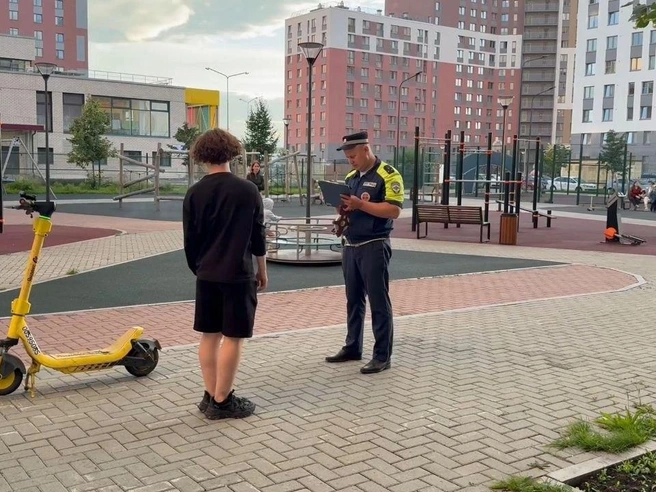 Наезд на ребенка произошел на пешеходной дорожке в Академическом | Источник: ГАИ Екатеринбурга