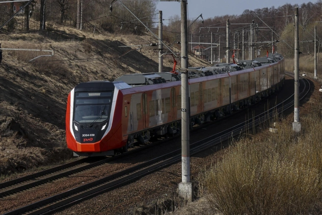 Первый электропоезд «Финист» начал работу в Петербурге. До конца года приедут еще четыре | Источник: пресс-служба ОАО «РЖД»