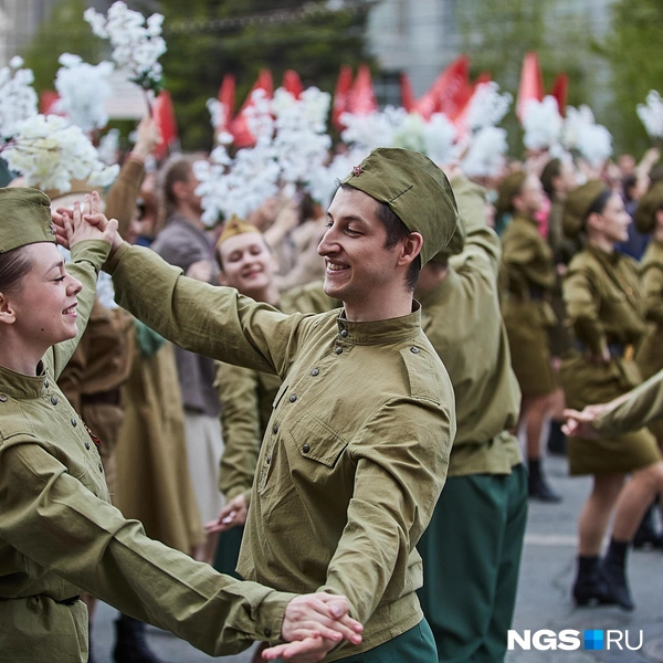 Конечно, и радость от Победы! | Источник: Александр Ощепков / NGS.RU