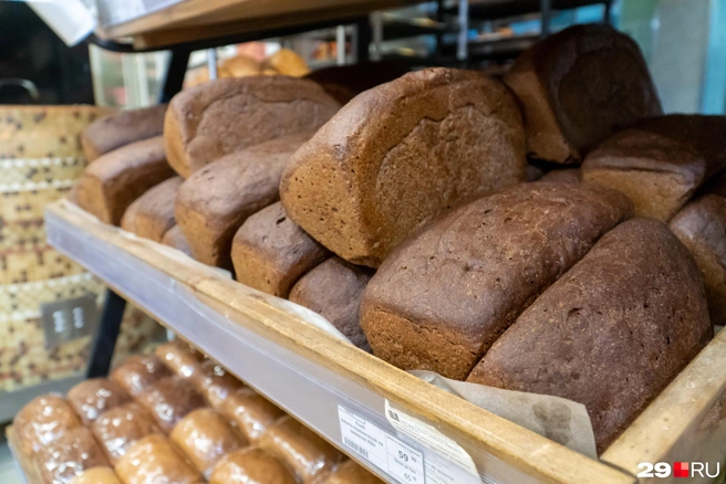 Хлеб — один из тех продуктов, на которые сдерживают цены уже несколько компаний из Поморья | Источник: Кристина Полевая
