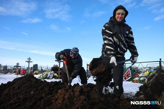 С напарником работать получается быстрее | Источник: Евгений Софийчук / NGS55.RU