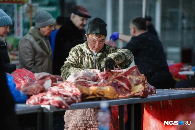 Калачинское предприятие поставляет мясо в том числе в Омск | Источник: Евгений Софийчук / NGS55.RU