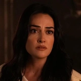 <p>Эсра Билгич</p>