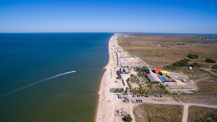 Максимальная глубина Азовского моря составляет всего 13,5 метра | Источник: AAresTT/Shutterstock/Fotodom.ru