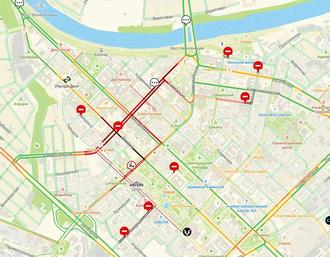 Мост уже разгрузился, но центр до сих пор красный | Источник: 2GIS
