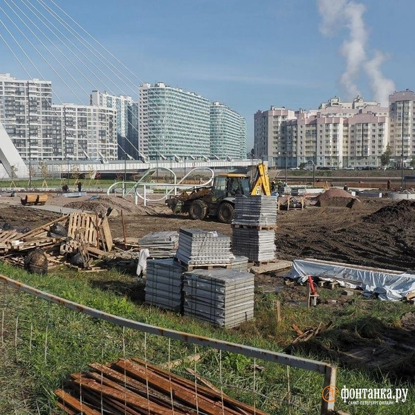 Работы в самом разгаре, но очертания «бабочки» уже видны | Источник: Михаил Огнев / FONTANKA.RU