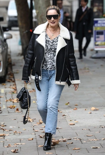 Келли Брук в Лондоне | marieclaire.ru