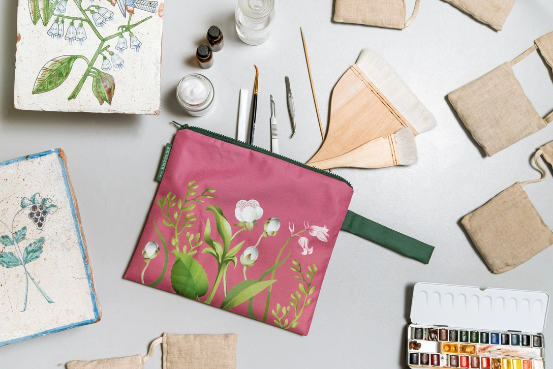 Музей-заповедник «Коломеское» выпустил коллекцию аксессуаров, посвященную яблоневым садам | Источник: mgomz.ru