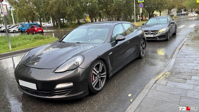 Даже первое поколение Porsche Panamera спустя больше десяти лет остается заметным автомобилем | Источник: 72.RU