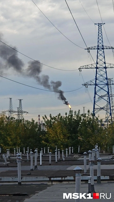 Факел над Московским нефтеперерабатывающим заводом | Источник: читатель MSK1.RU