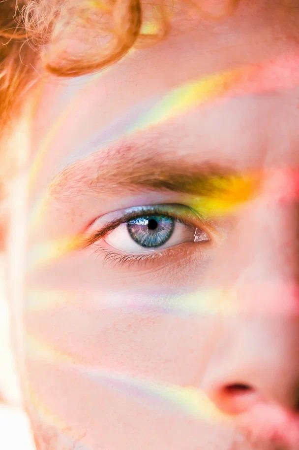 Ученые назвали самый красивый и притягательный цвет глаз — ответ вас удивит