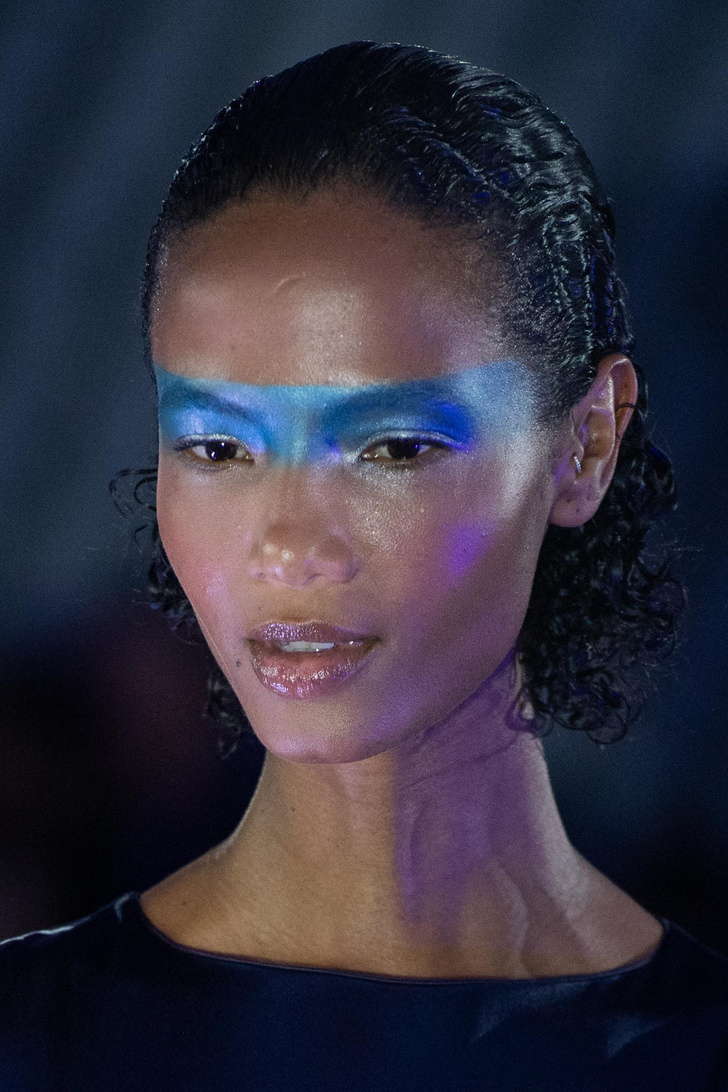 В стиле русалок: 5 нежных макияжей на весну-лето 2024 с Недели моды в Париже