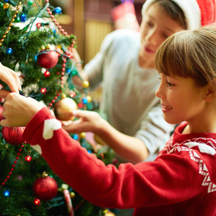 Родители оценят: какое новогоднее мероприятие придется по душе взрослым и детям?