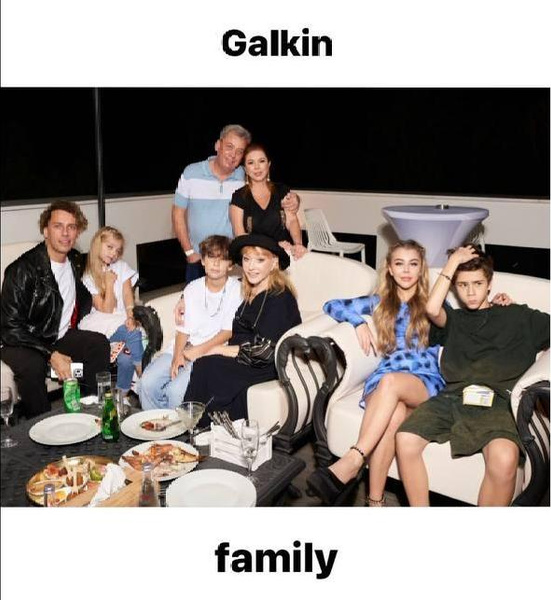 Пугачева воссоединилась с семьей на Кипре — фото