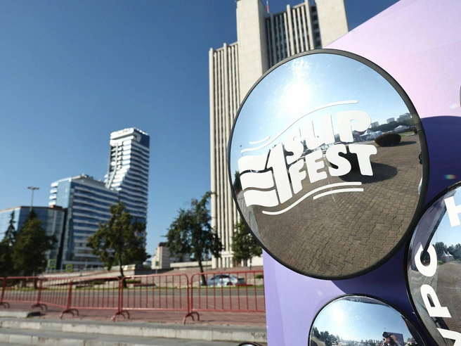 В Екатеринбурге дали старт SUP-фестивалю | Источник: Александр Ощепков / E1.RU