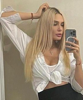 Наталья Рудова: покорила Африку, снялась в «Универе» и стала cover-girl MAXIM (перелистываем альбом актрисы)