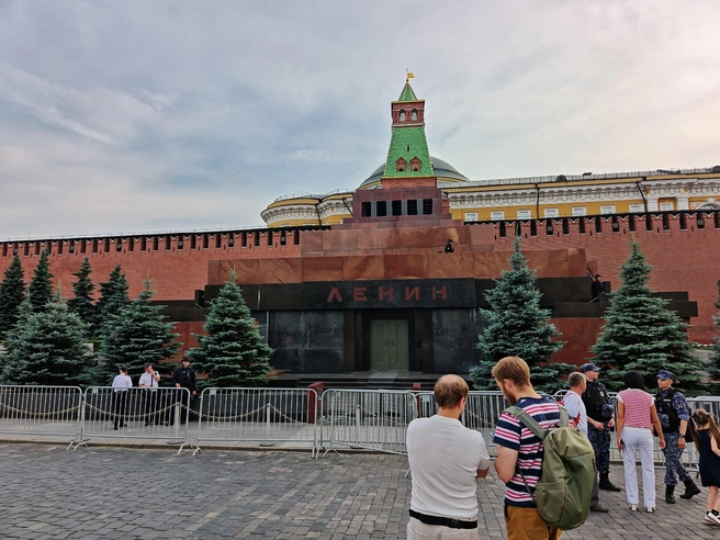 Мавзолей сегодня был закрыт | Источник: Виктория Родина / MSK1.RU