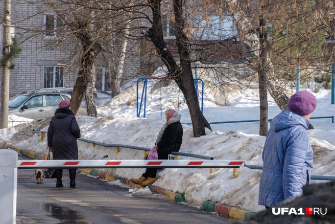 Бабулечка присела отдохнуть | Источник: Булат Салихов / UFA1.RU
