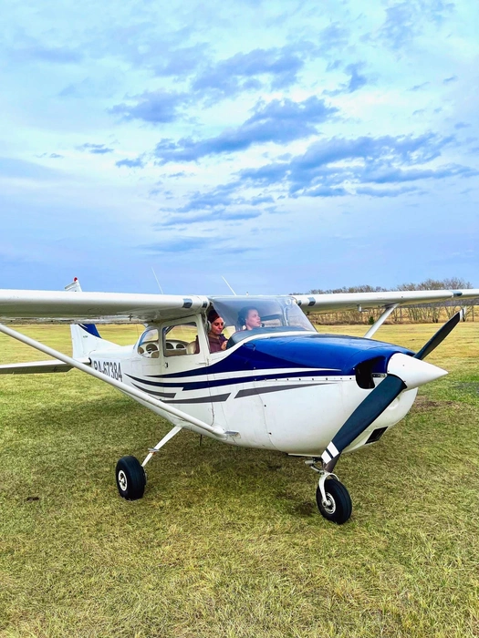 Самолет Cessna 172 | Источник: Самолёт и параплан в Красноярске Sky24 / vk.com
