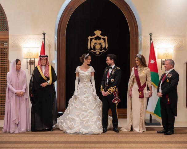 Первый официальный портрет иорданской принцессы Раджвы в ожидании первенца