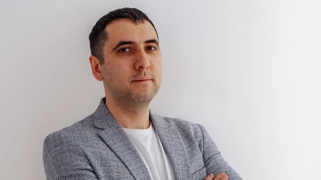 Учитель математики в лицее № 153 | Источник: Эдуард Нусратуллин / vk.com