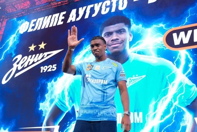 «Зенит» представил бразильского форварда Фелипе Аугусто